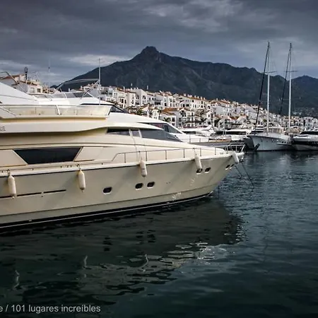 Oasis Lomas Del Club *