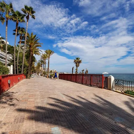 Oasis Lomas Del Club * Marbella