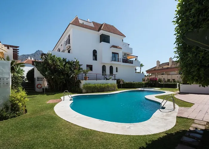 Oasis Lomas Del Club